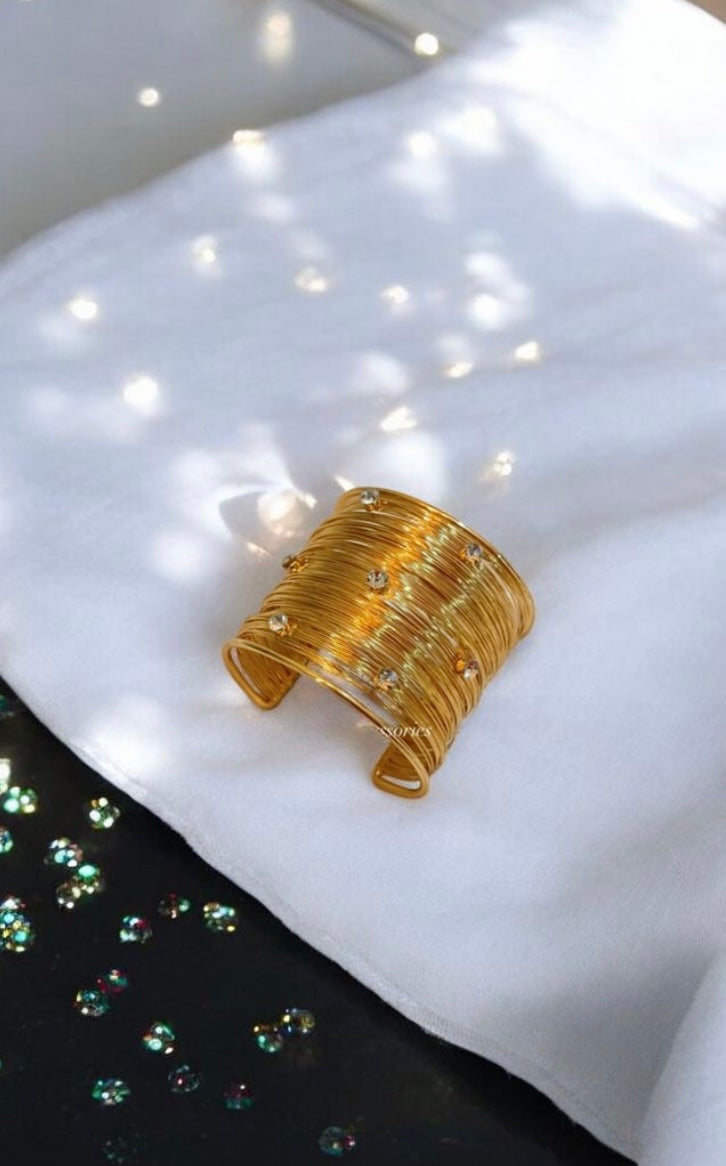 Sitara handcuff