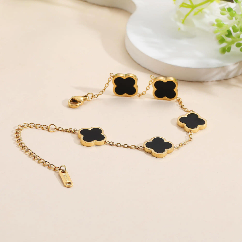 Midnight Clover Gold Bracelet