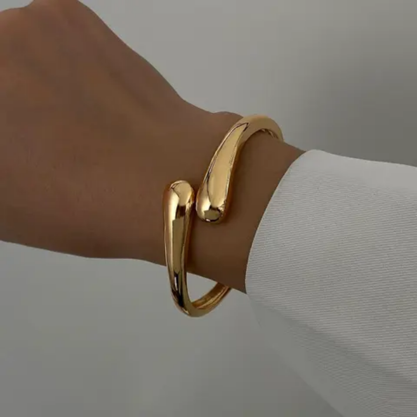 Aurora Teardrop Cuff