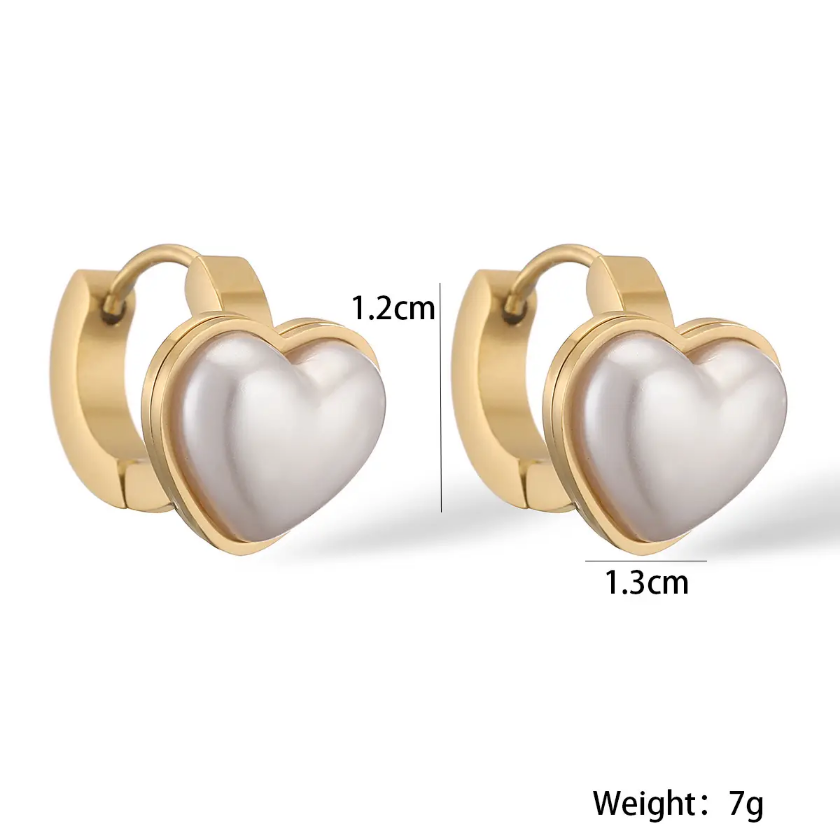 Amoré Heart Studs