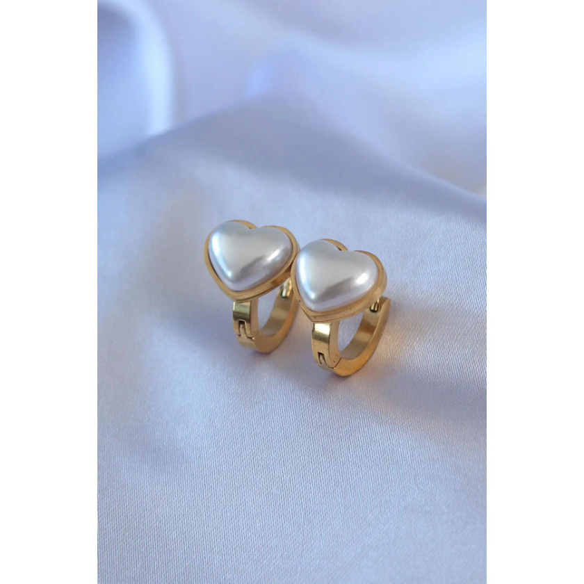 Amoré Heart Studs
