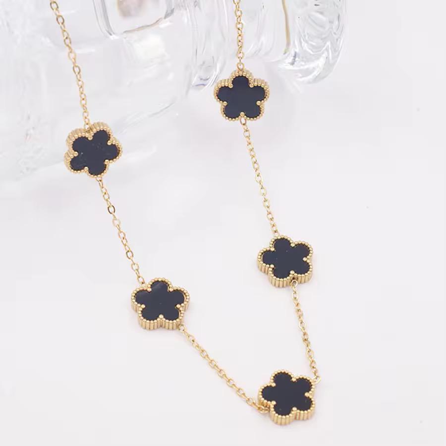 Noir Bloom Necklace