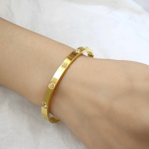 Lustra Luxe Gold Bangle